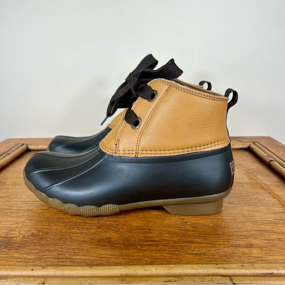 Sperry Womens Duck Boots Saltwater 2-Eye Tan Brown Leather Shoes Size 8.5